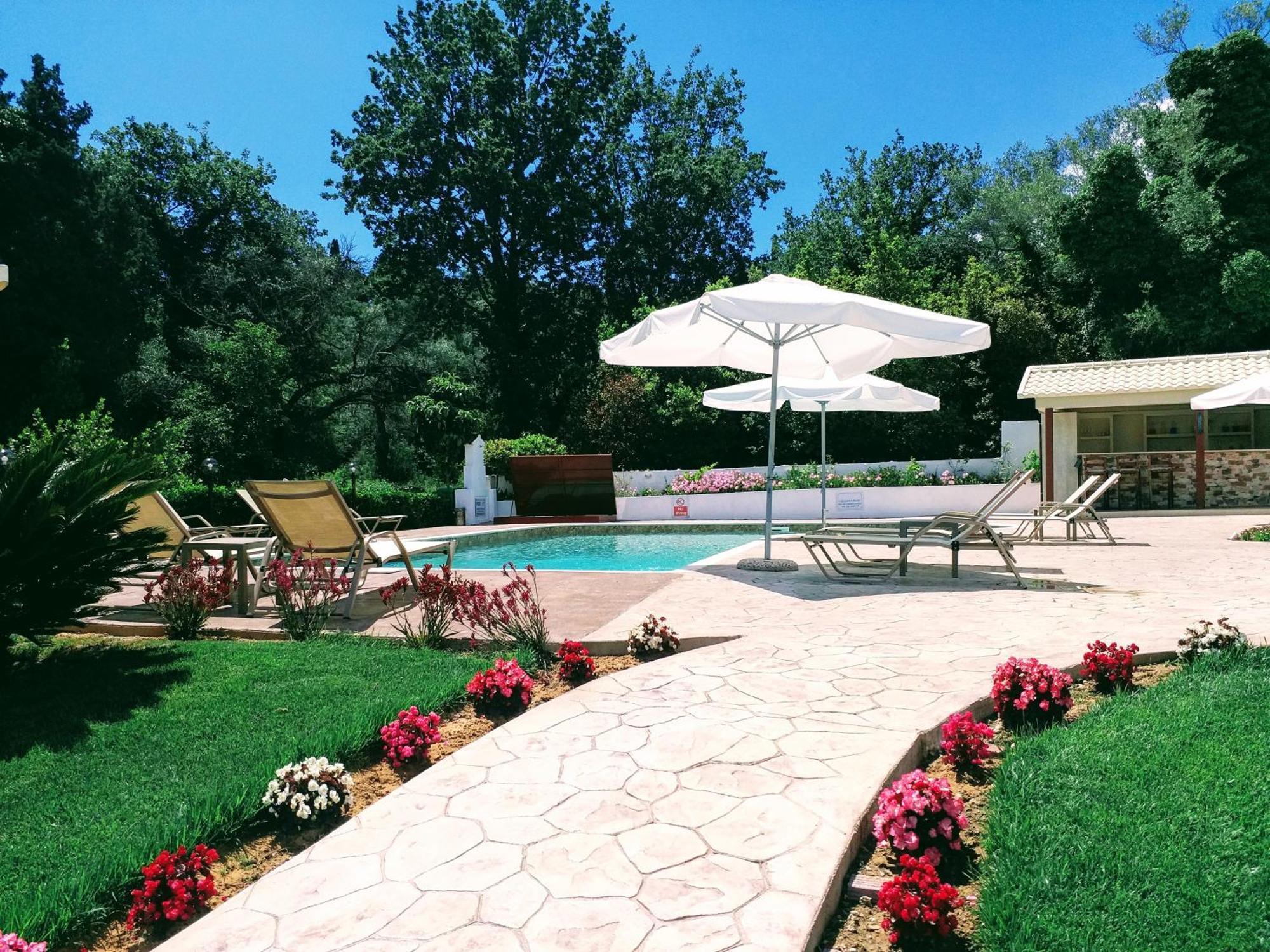 Summer Wine Friendly Resort Ipsos Ngoại thất bức ảnh