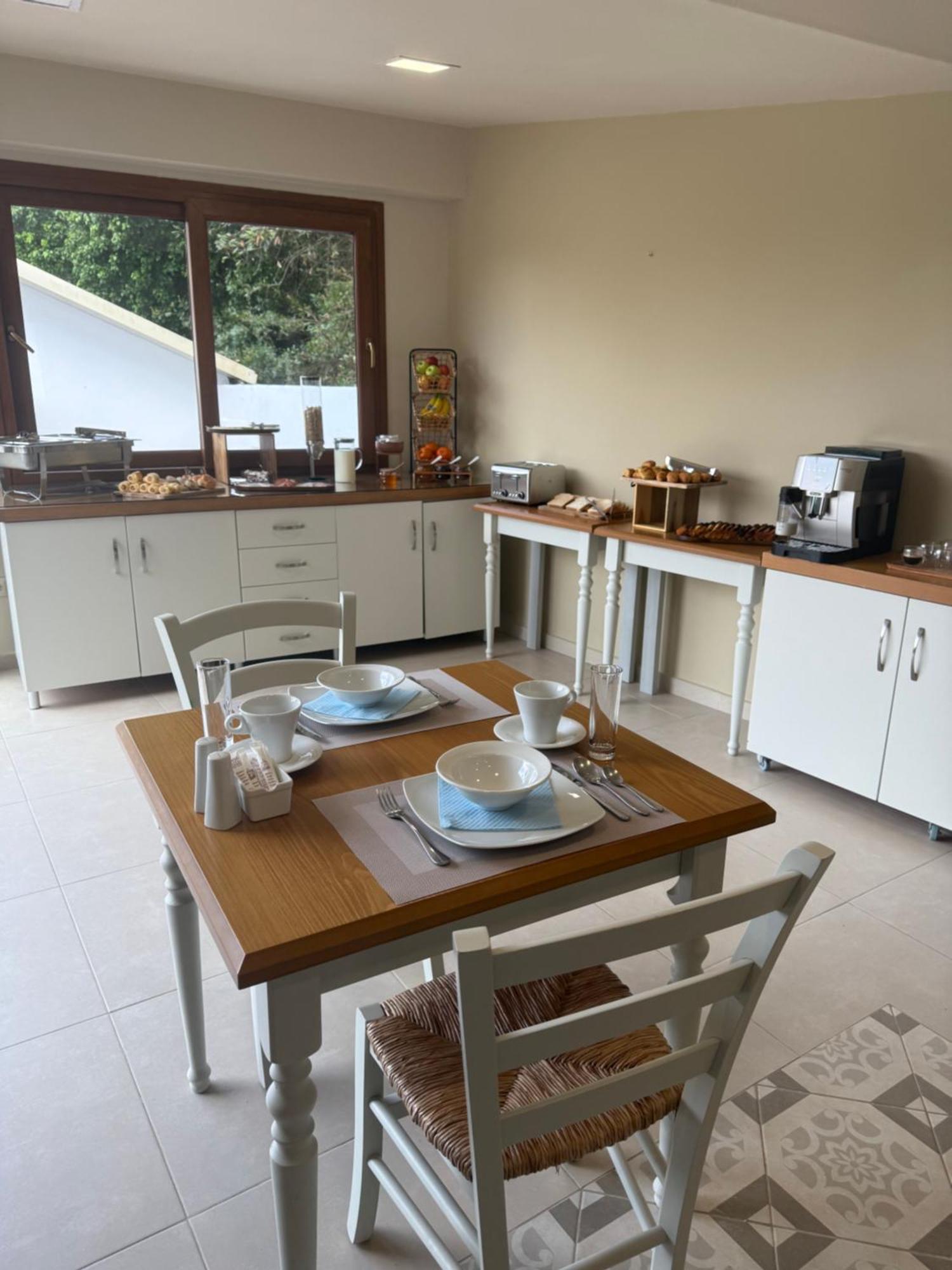 Summer Wine Friendly Resort Ipsos Ngoại thất bức ảnh